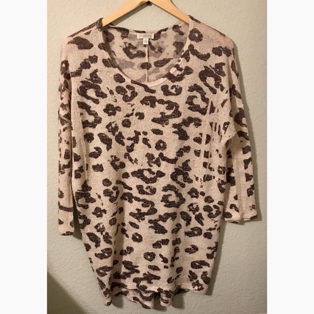 Charming Charlie-Leopard Sweater✨
